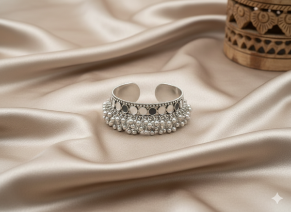 Chandrika Mirror Statement Kada with Mirror Details and Ghungroo in Oxidised Silver